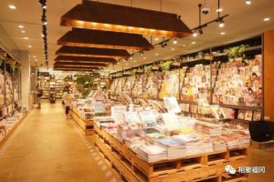 一整套漫画才500日元，福冈这全日本第二大的书店，有钱任性